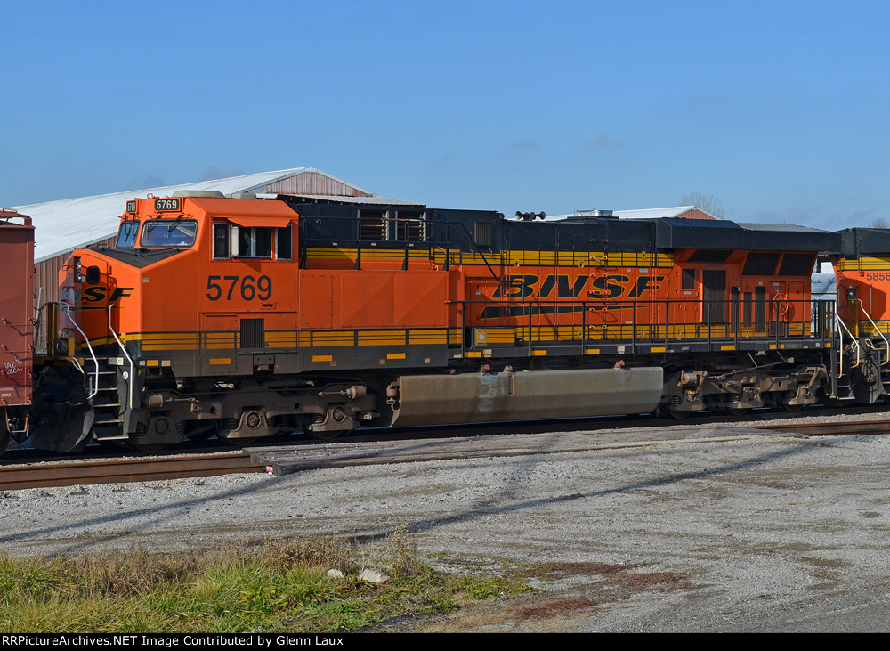 BNSF 5769